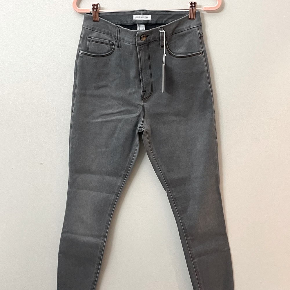 Good American Modern Gray Skinny Jeans - Sleek & Trendy"